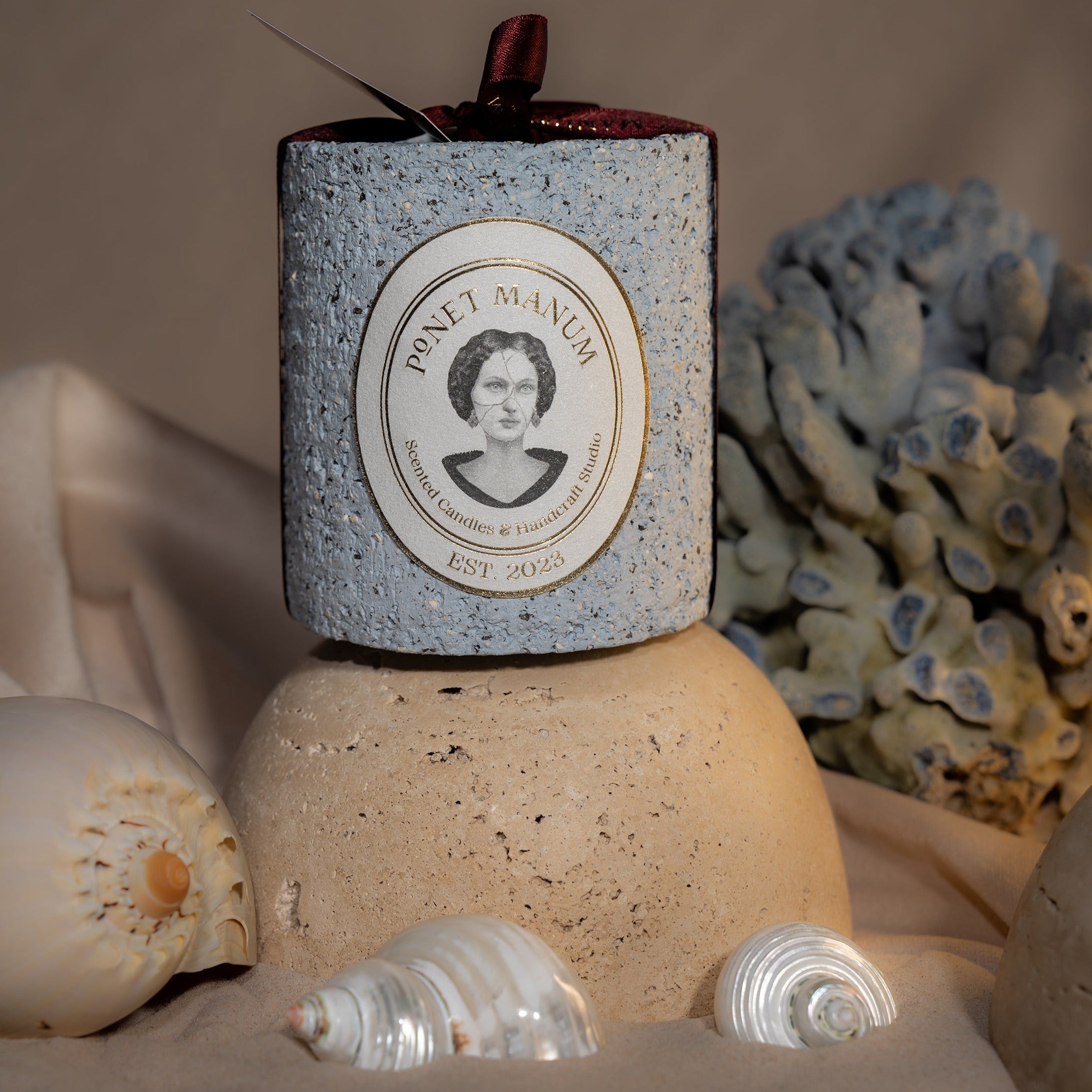 Ponet Manum '' Jasmin Rose '' Bebek Mavisi Büyük Boy Seramik Mum